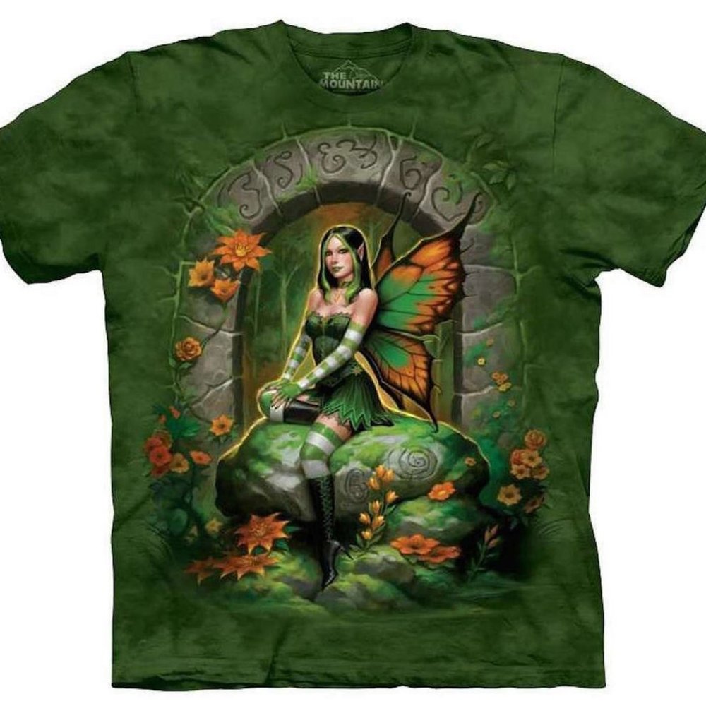 The Mountain Jade Fairy Queen Saint Patrick’s Day Green Heels T-Shirt S-2X